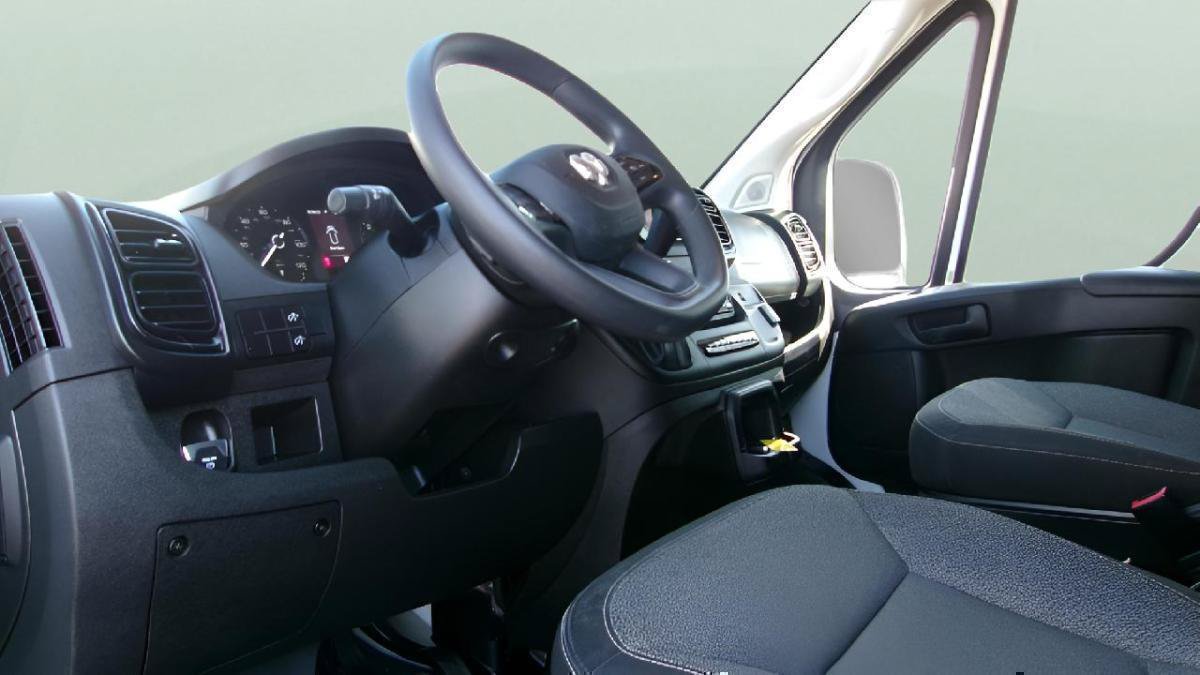Used 2025 RAM ProMaster 2500 FWD image 9