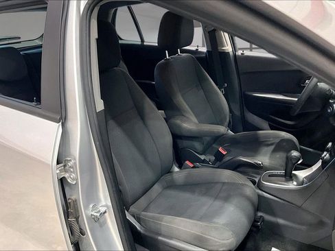 Used 2018 Chevrolet Trax LS FWD image 7