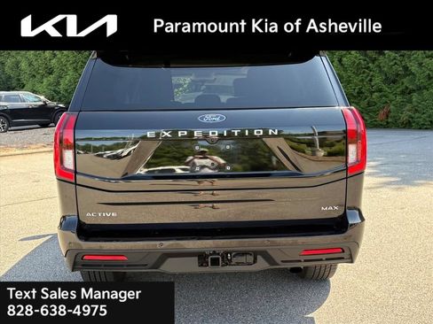 Used 2025 Ford Expedition Max Active RWD image 5