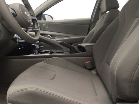 Used 2024 Hyundai Elantra SE FWD image 17