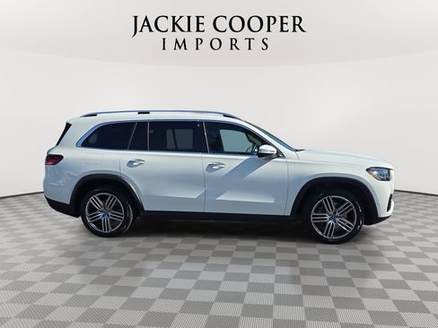 Certified 2025 Mercedes-Benz GLS 450 4MATIC image 4