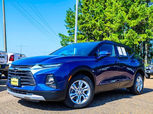 Used 2022 Chevrolet Blazer LT w/ Sound & Technology Package FWD image 1
