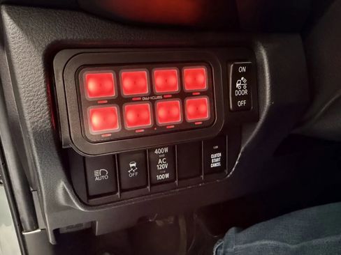 Used 2023 Toyota Tacoma TRD Off-Road w/ TRD Premium Off Road Package AWD/4WD image 40