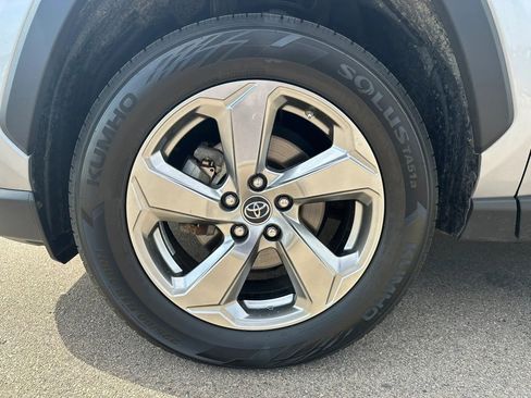 Used 2019 Toyota RAV4 Limited AWD/4WD image 19