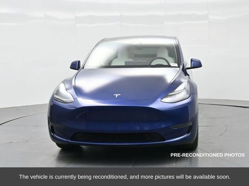 Used 2025 Tesla Model Y Long Range image 3