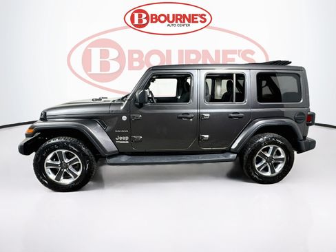 Used 2019 Jeep Wrangler Unlimited Sahara w/ Cold Weather Group AWD/4WD image 7
