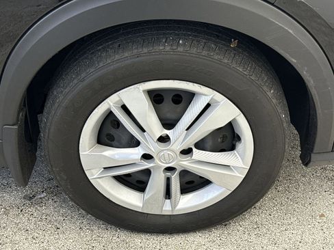 Used 2022 Nissan Kicks S image 43