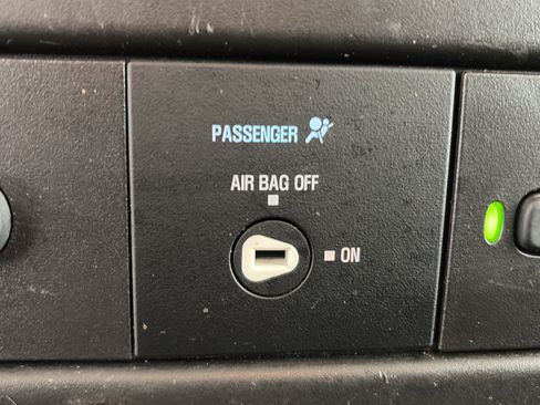 Used 2021 Chevrolet Express 2500 w/ Driver Convenience Package image 21