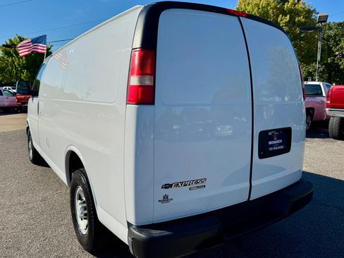 Used 2015 Chevrolet Express 2500 RWD image 3