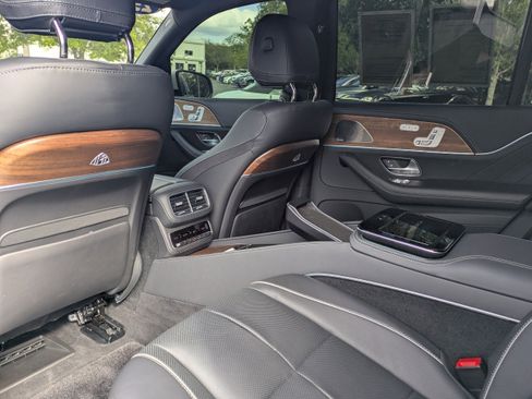 Certified 2023 Mercedes-Benz Maybach GLS 600 4MATIC image 15