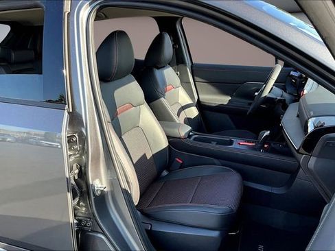 New 2026 Nissan Kicks SR image 11