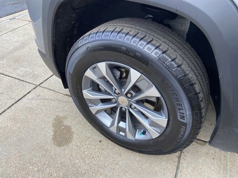 Used 2025 Chevrolet Equinox LT image 24