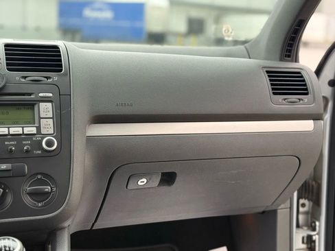 Used 2008 Volkswagen GTI 4-Door image 29