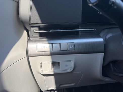 Used 2025 Hyundai Kona SEL image 22