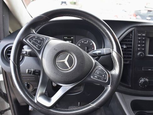 Used 2020 Mercedes-Benz Metris image 17