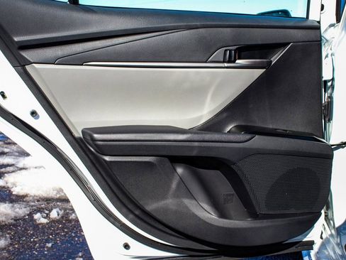 Used 2025 Toyota Camry SE image 11