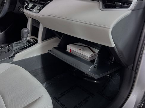 Used 2024 Toyota Corolla Cross L image 35