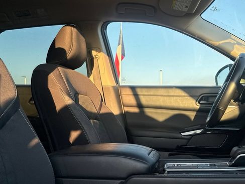 Certified 2024 Nissan Pathfinder SV FWD image 29