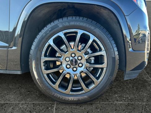 Used 2023 GMC Acadia Denali w/ Black Diamond Edition AWD/4WD image 9