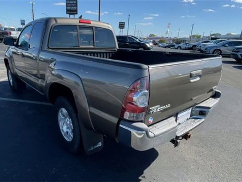 Used 2014 Toyota Tacoma 4x4 Access Cab image 8