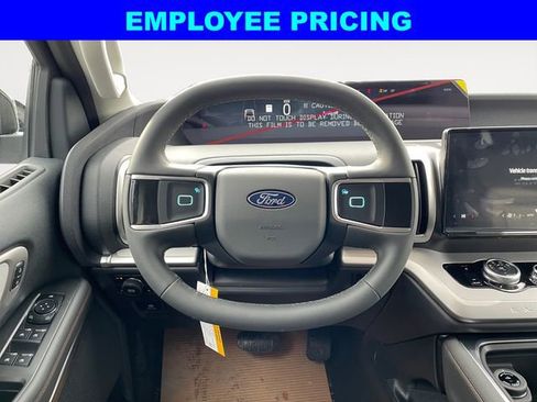 New 2025 Ford Expedition Active AWD/4WD image 12