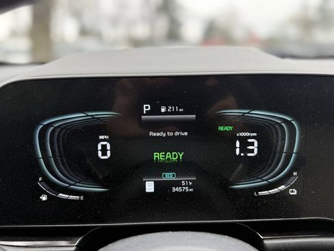 Used 2023 Kia Niro EX Touring image 29