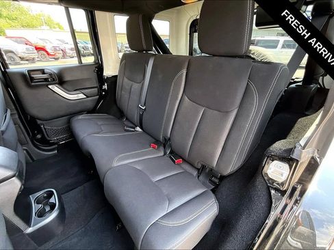 Used 2014 Jeep Wrangler Unlimited Sahara AWD/4WD image 20