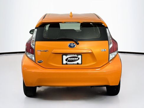 Used 2015 Toyota Prius C Two image 10