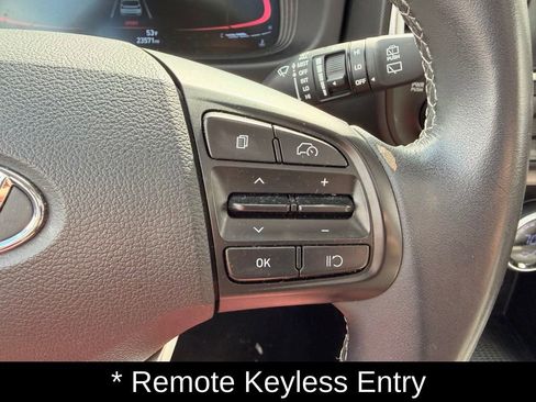Used 2025 Hyundai Venue SEL FWD image 22