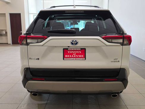 Certified 2024 Toyota RAV4 SE w/ Convenience Package AWD/4WD image 5
