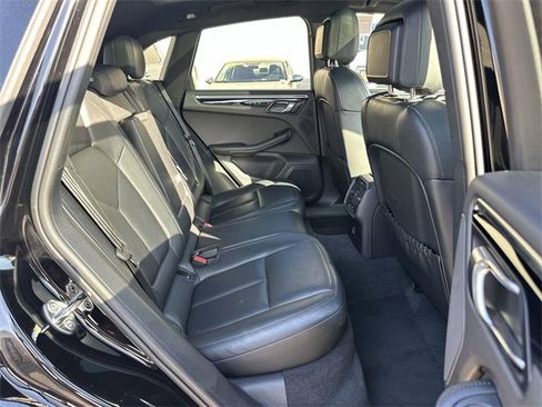 Used 2024 Porsche Macan image 27