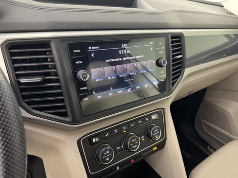 Used 2021 Volkswagen Atlas SE image 28