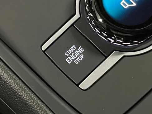 New 2025 Volkswagen Tiguan SE image 15