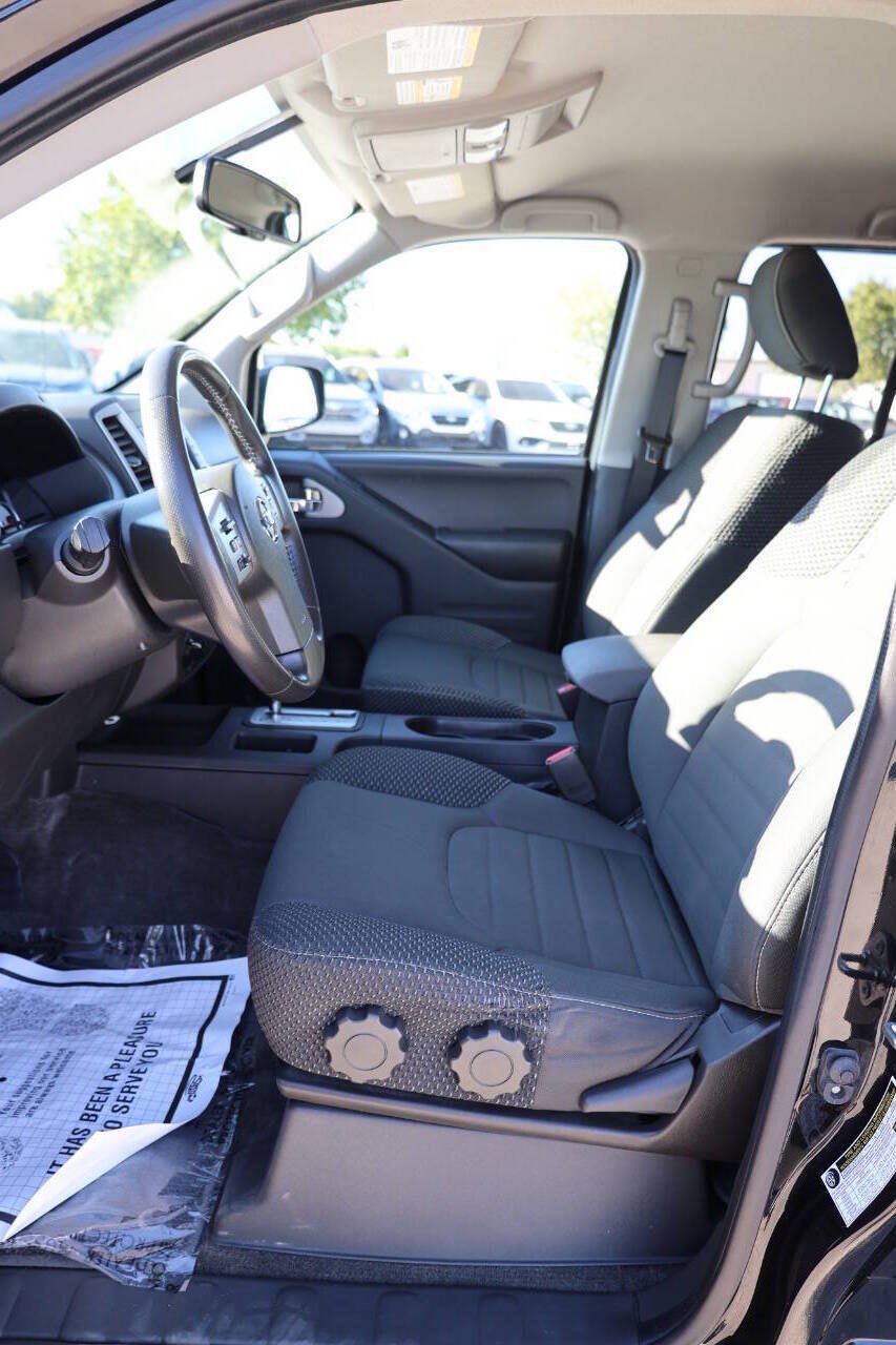 Used 2018 Nissan Frontier PRO-4X AWD/4WD image 13