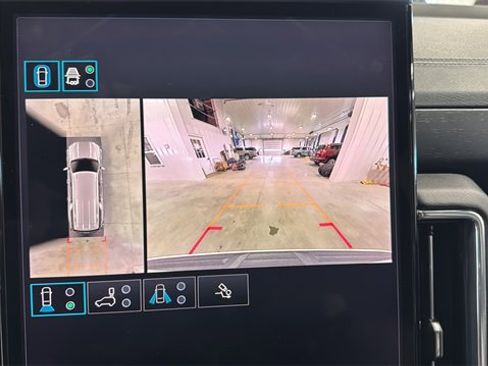 Used 2025 GMC Yukon XL Denali image 18