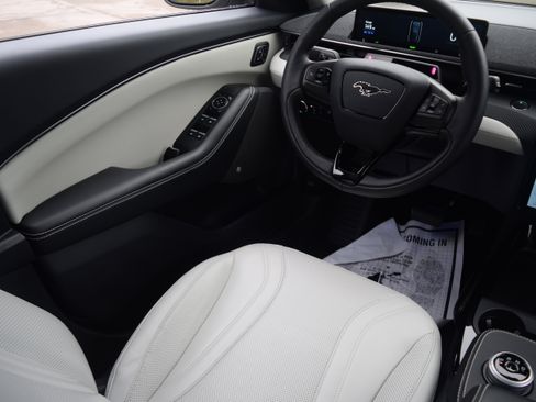 Used 2023 Ford Mustang Mach-E Premium image 2