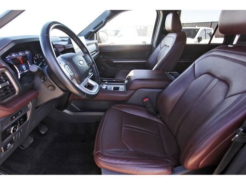 Used 2023 Ford Expedition Max Limited image 6