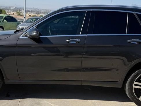 Used 2021 Mercedes-Benz GLC 300 4MATIC image 6
