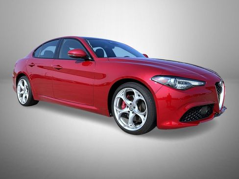 Used 2021 Alfa Romeo Giulia Ti Sport AWD/4WD image 3