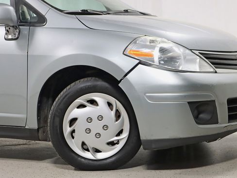 Used 2011 Nissan Versa 1.8 S FWD image 5