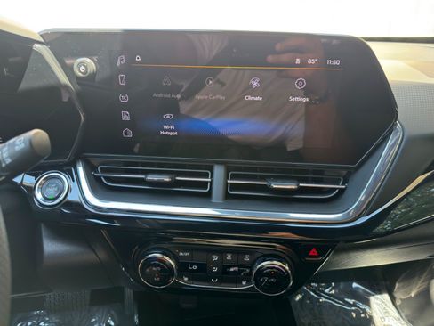 Used 2025 Chevrolet Trax RS FWD image 22