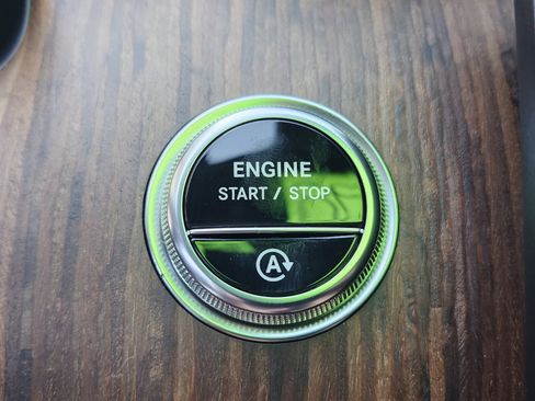 Certified 2024 Mercedes-Benz CLE 300 4MATIC Coupe image 38