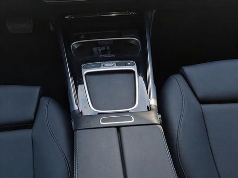 Used 2026 Mercedes-Benz GLB 250 image 17