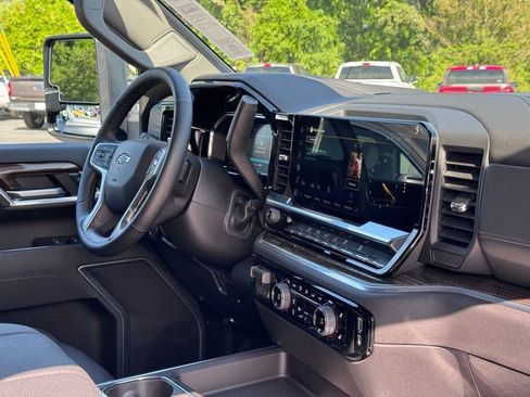 Used 2026 Chevrolet Silverado 2500 LT w/ Trail Boss Package AWD/4WD image 6