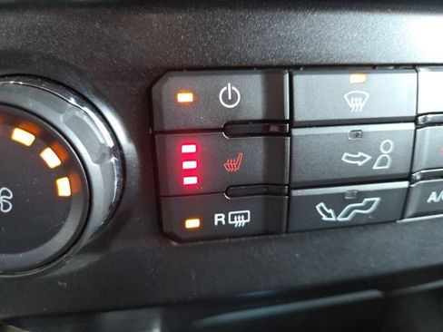 Used 2019 Ford F150 XLT w/ Equipment Group 302A Luxury image 8