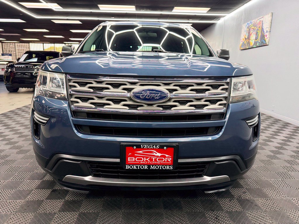 Used 2018 Ford Explorer XLT FWD image 3