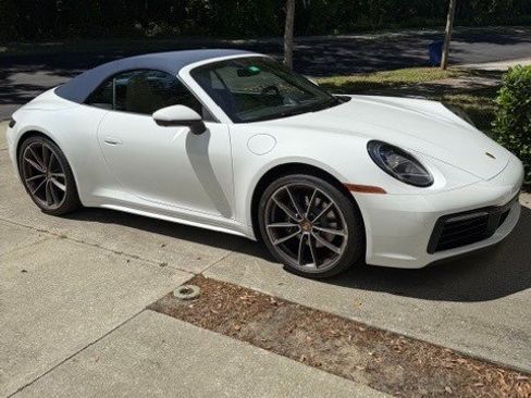 Used 2022 Porsche 911 Carrera image 3