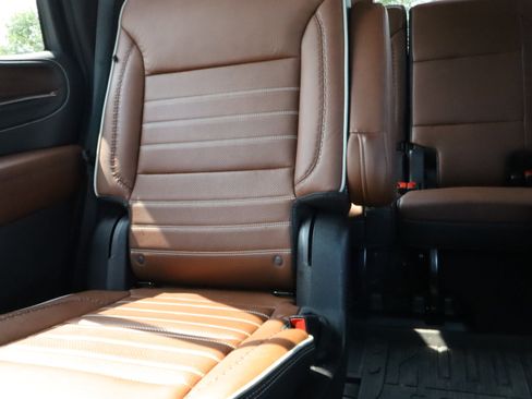 Used 2024 GMC Yukon Denali Ultimate AWD/4WD image 10