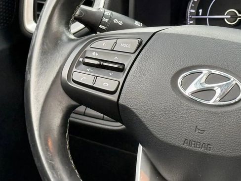 Used 2021 Hyundai Venue SEL w/ Premium Package image 21