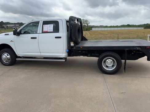 Used 2024 RAM 3500 Tradesman w/ Chrome Appearance Group AWD/4WD image 6